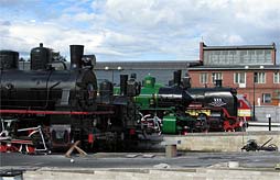 Five engines on the platforms at the old Warsaw Station.