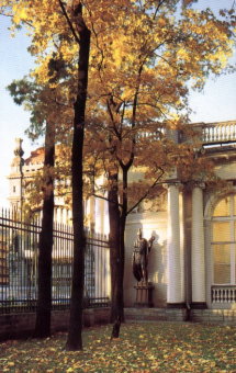 A quiet corner of the Anichkov courtyard